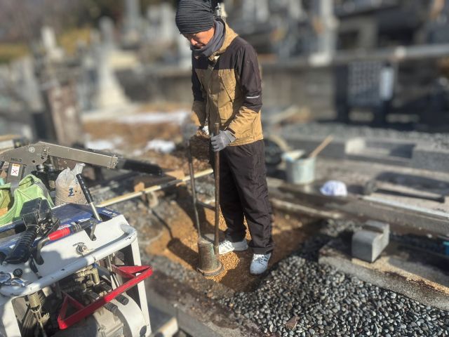 大垣市勝山南墓地　新しい墓石の建立　①墓石建立